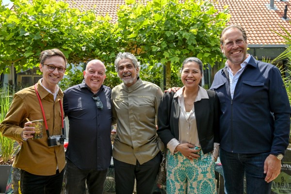 V.l.n.r. Aaron Goodall (Don Papa Rum), Mark Vaessen (OKU), Soenil Bahadoer (De Lindehof), Irene Esquibil (Esquisine) en Richard Zijlstra (Nederlandse Bartenders Club)